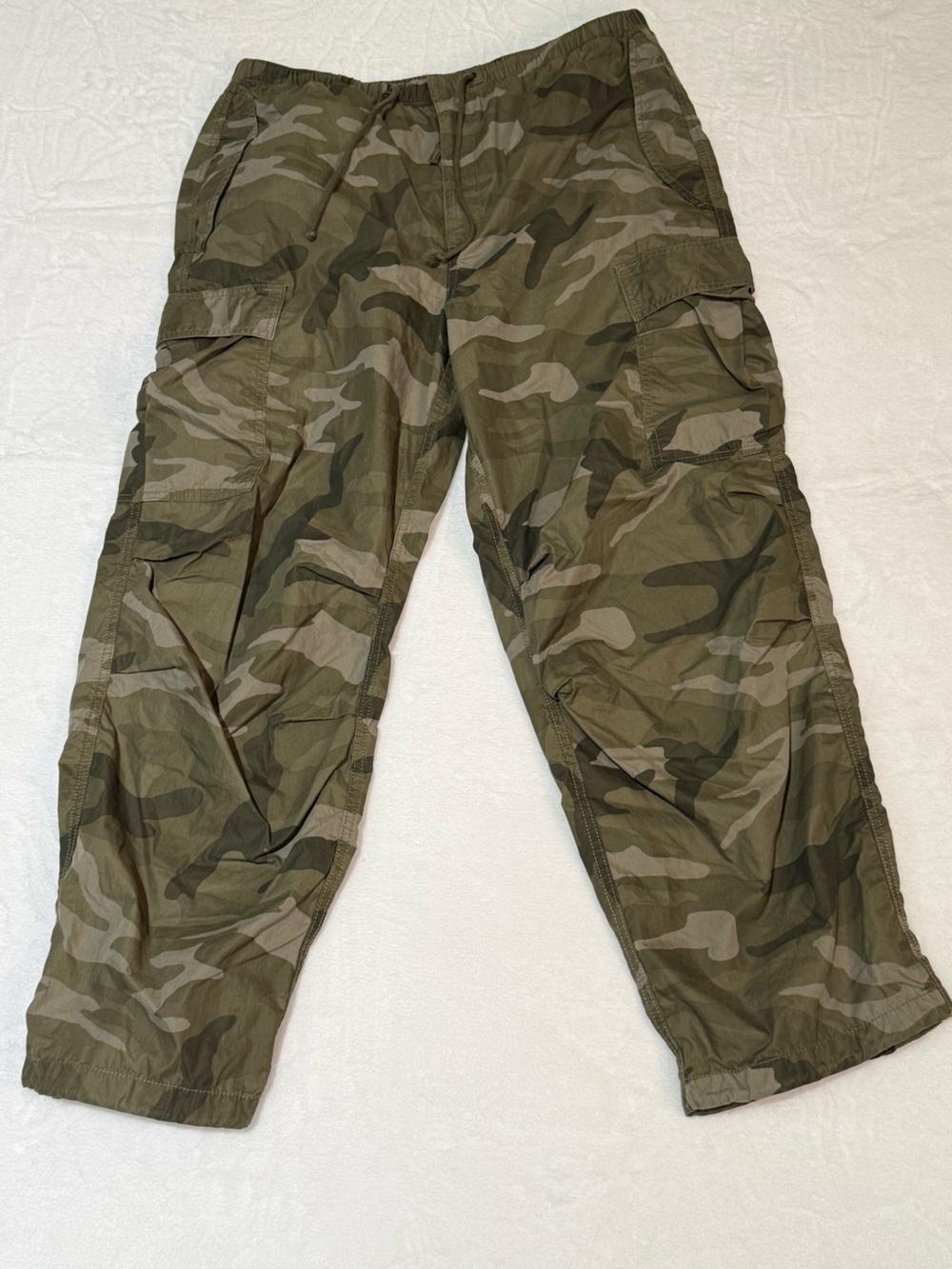 TNA Men's Camo XL Cargo Pants Olive Green  Baggy Drawstring Elastic Aritzia
